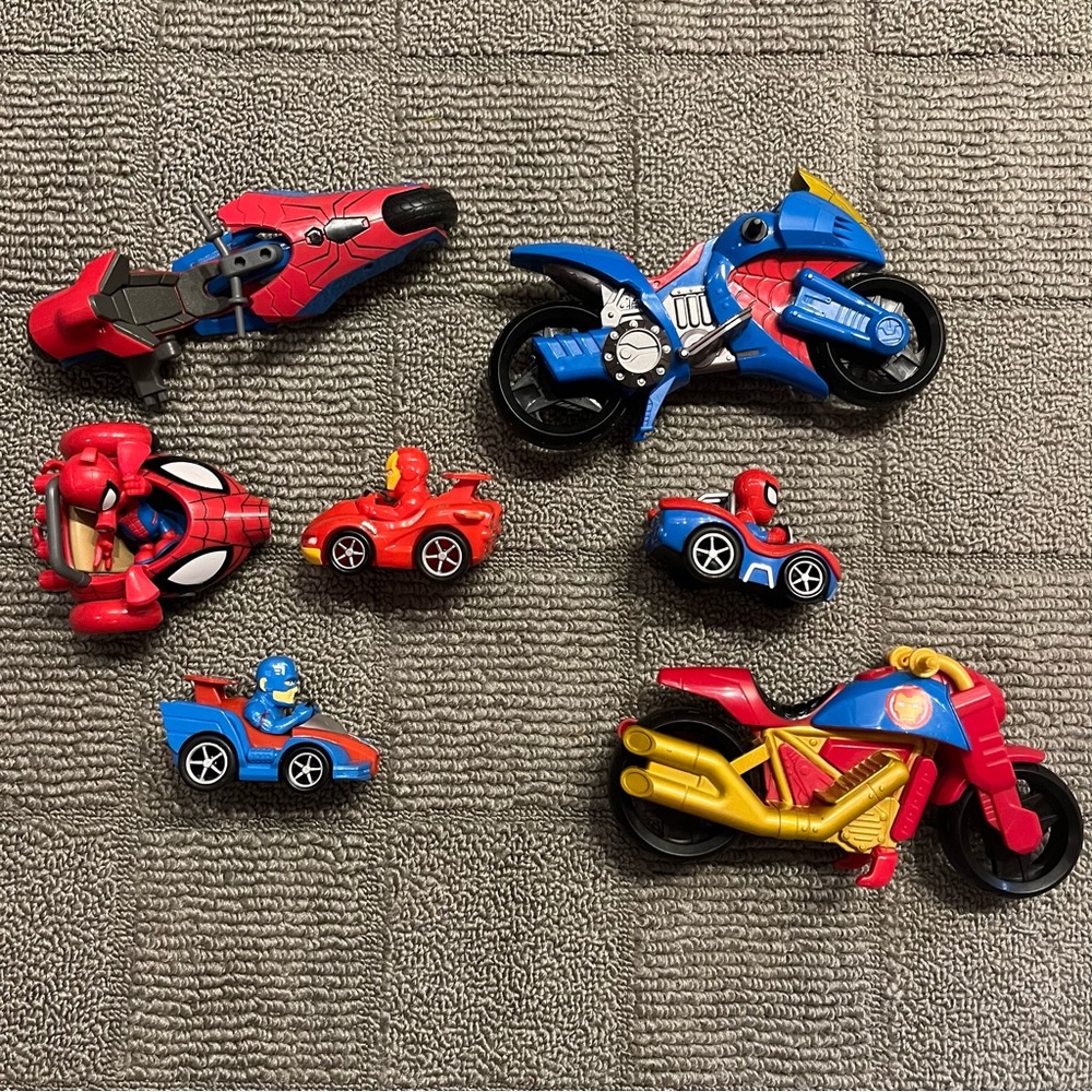 Spider-Man/ Captain America/ Iron Man Motorcycle and Car Lot